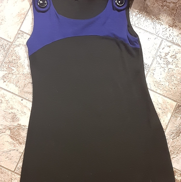 dresses - Picture 9 of 15